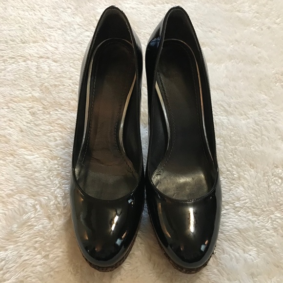 Stuart Weitzman Black Patent Leather Pump Basket 8 - Picture 3 of 7